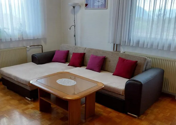 公寓 Katrin Zirovnica